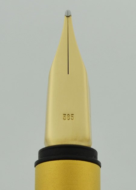 Montblanc Noblesse Fountain Pen - Gold Plated, 1980s, Fine 14k Nib